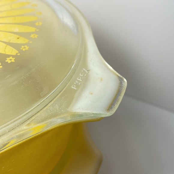 Pyrex Casserole Dishes - Picture 4 of 14